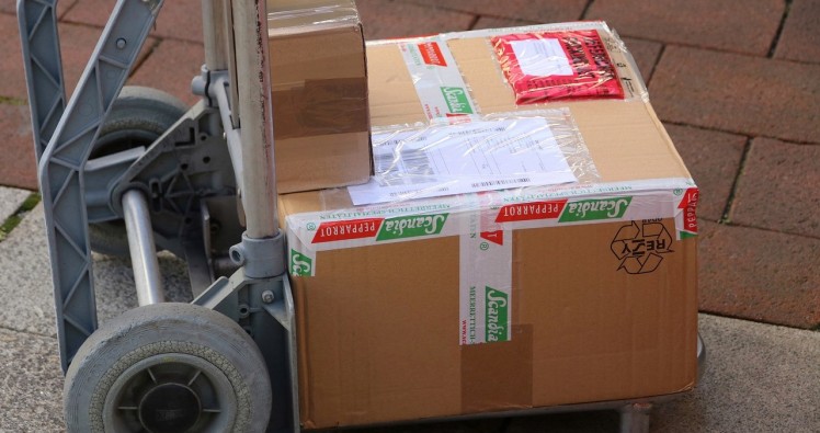 La Poste accélère sur la livraison de colis - Horaires la poste